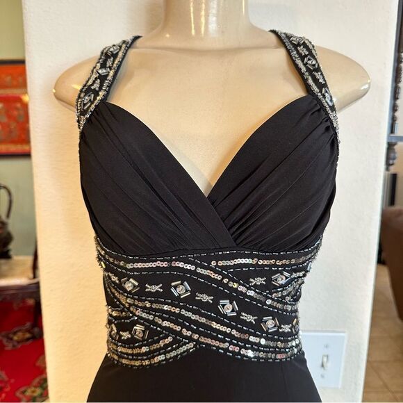 Hailey Logan by Adrianna Papell Black Embellished Gown Criss Cross Back Size 3/4 - Picture 4 of 16